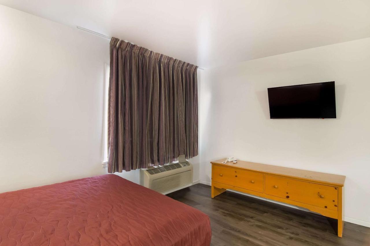 Rodeway Inn & Suites Sidney Historic Downtown I-80 المظهر الخارجي الصورة